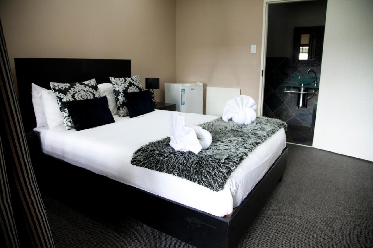 The Gables Middelburg Mpu Hotel Exterior photo