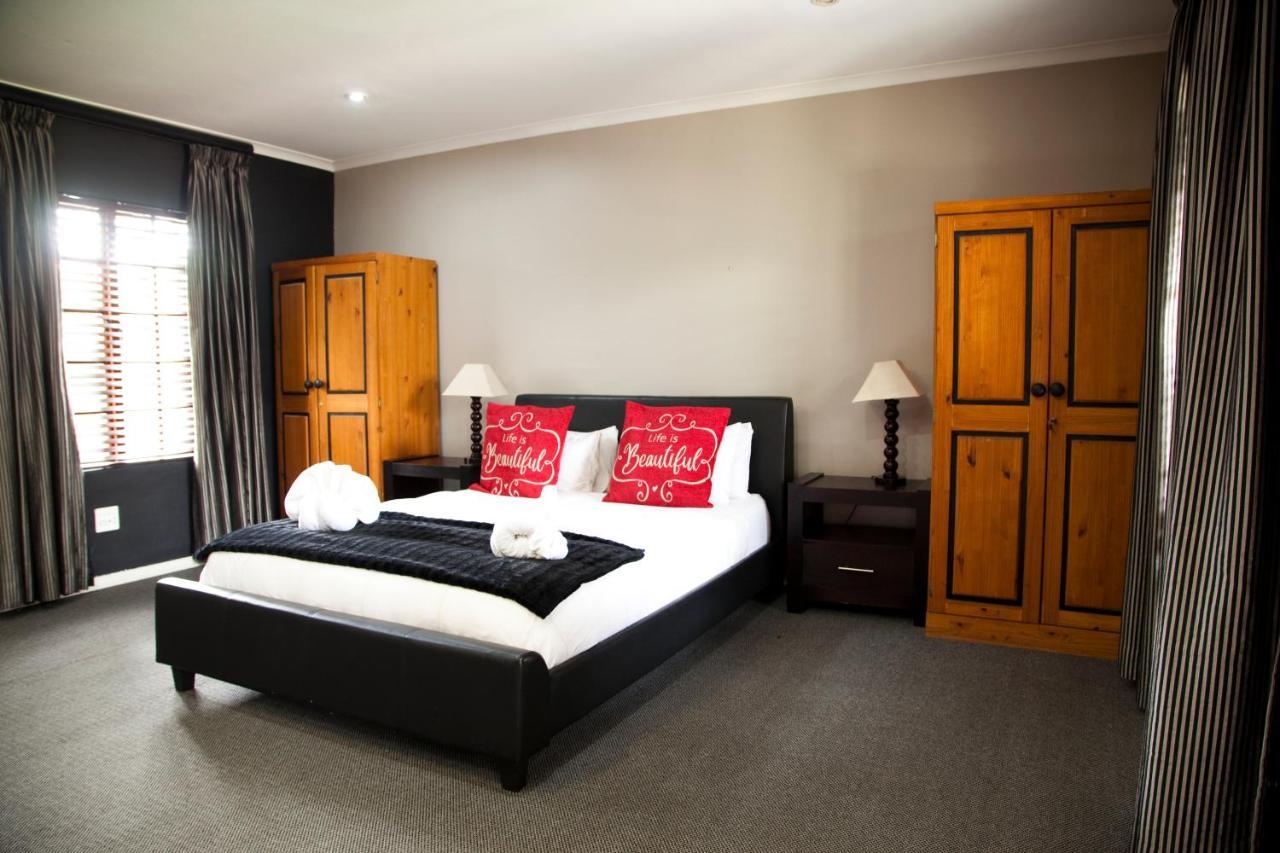 The Gables Middelburg Mpu Hotel Exterior photo